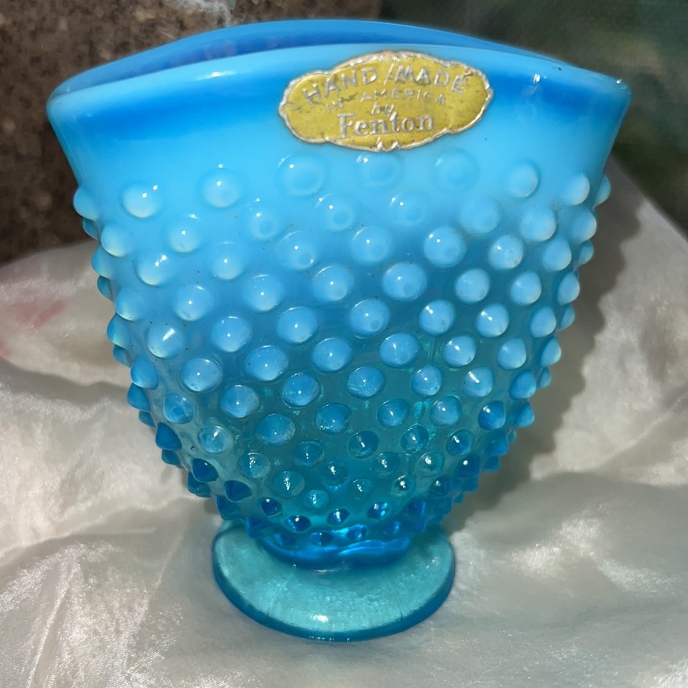 Fenton Hobnail Glass Blue Vase Vintage Opalescent Glow - Picture 13 of 13